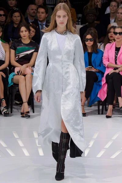 Look 46
